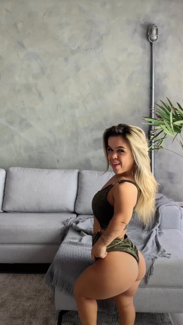 Mini Gabys Nua A An Fitness Mini Gaby Pelada No Onlyfans E Xvideos